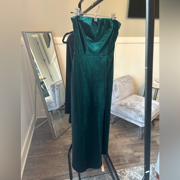 REFORMATION DRESS - Picture 2 of 6